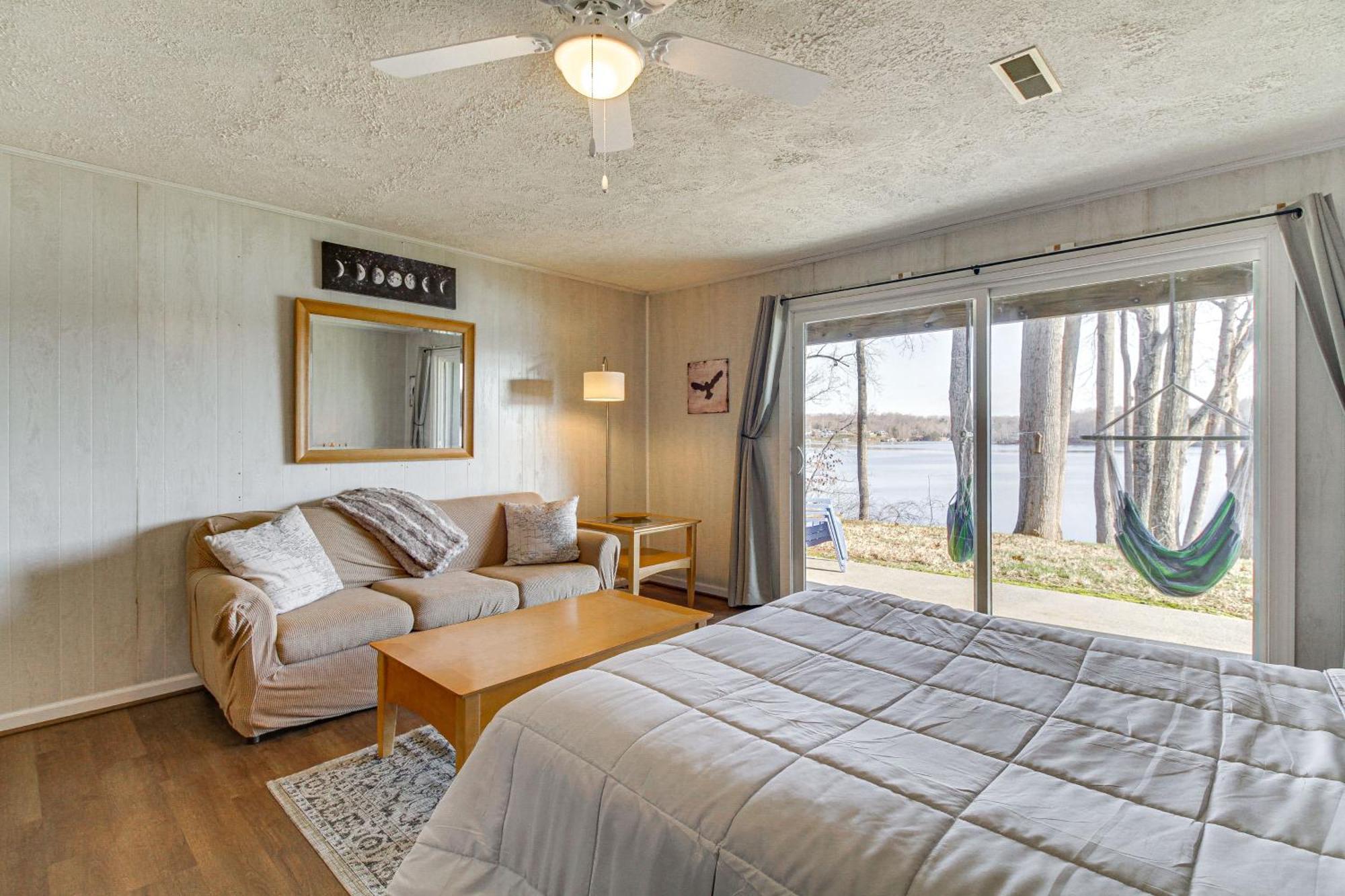 Lakefront With Community Boat Dock!
